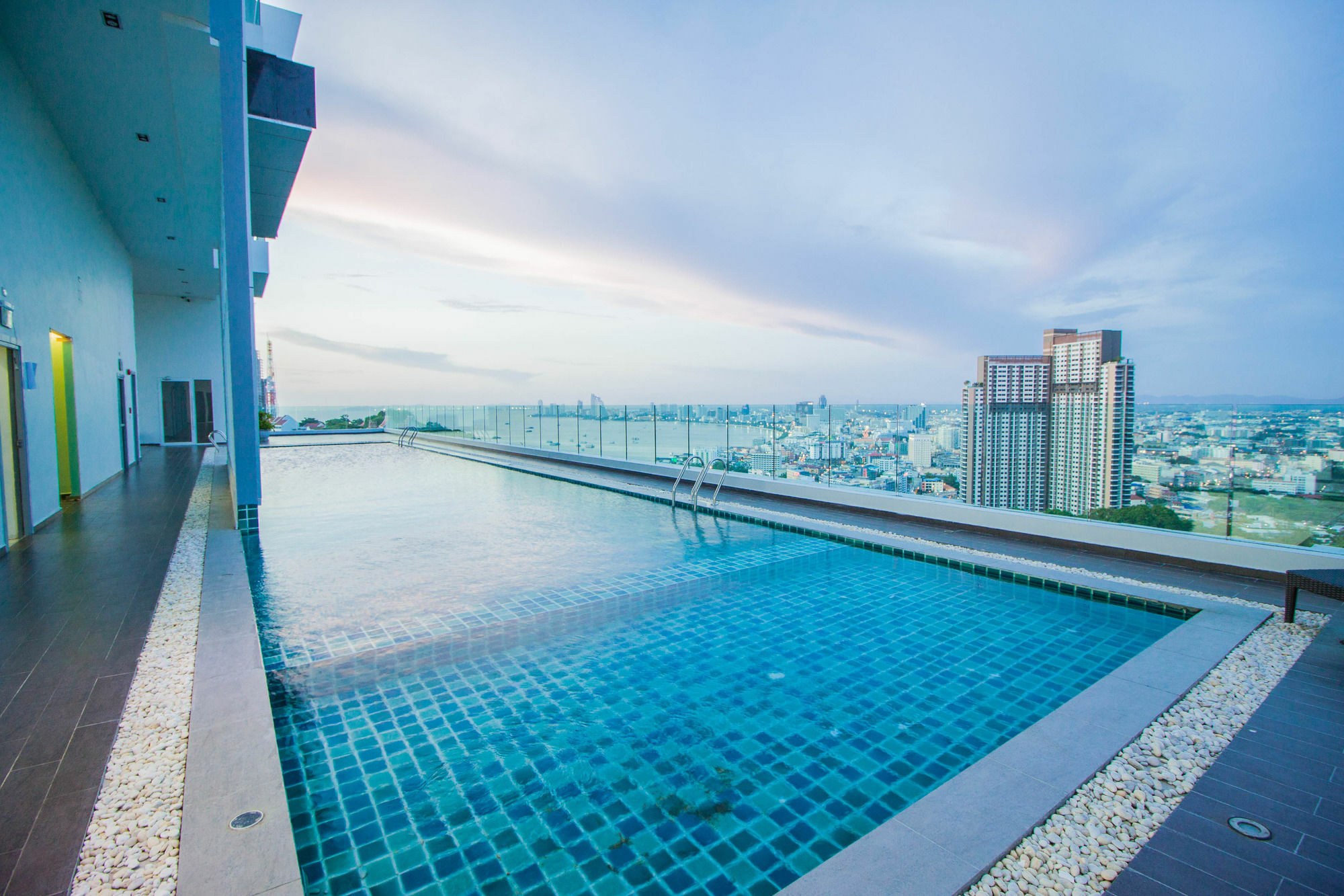 Vision Pratumnak By Pattaya Sunny Rentals Exterior photo